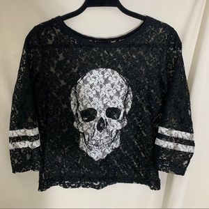 Black lace Express skull 3/4 sleeve top xtraSM